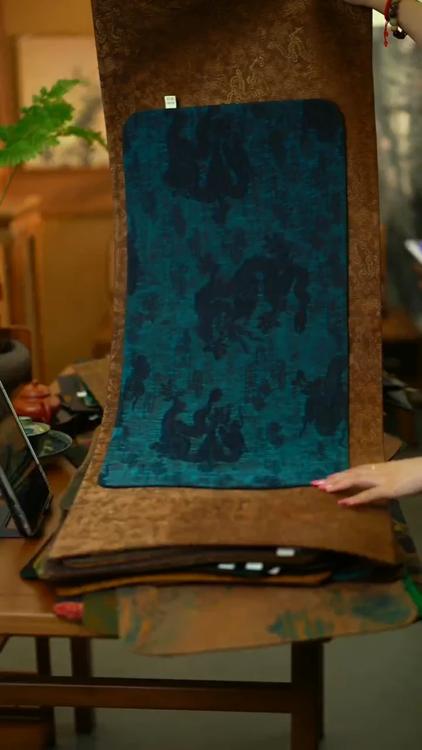 刘*喜一米龙腾+大片绮紫御龙