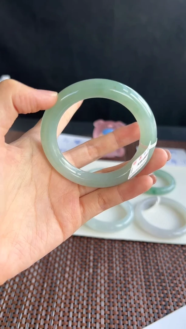 翡翠手镯未镶嵌55号54.8*10.3*10.8