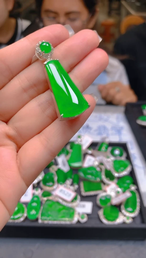 定制翡翠未镶嵌定制翡翠未镶嵌40多样性发货（发其一）