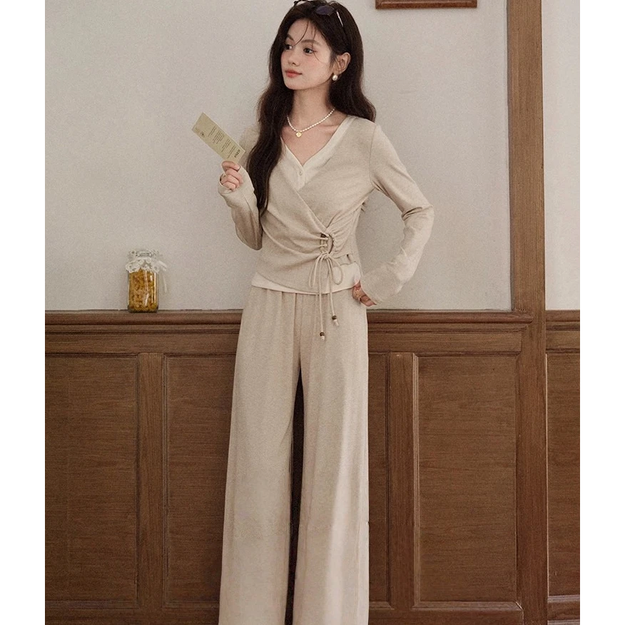 时尚气质显瘦燕麦色长袖t恤高腰休闲裤套装女早秋穿搭两件针织套
