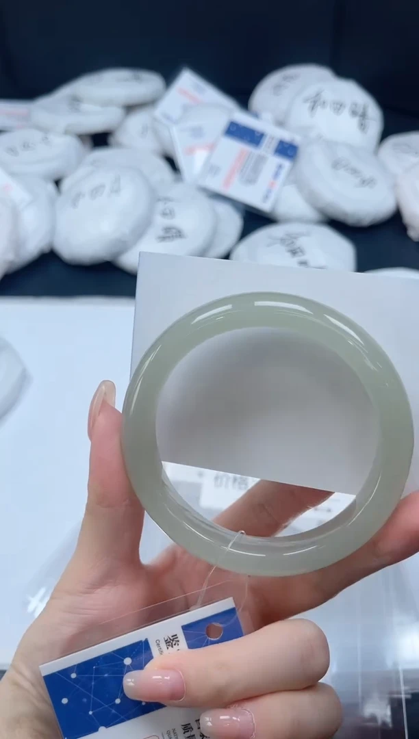 未镶嵌手镯石英质玉064-60