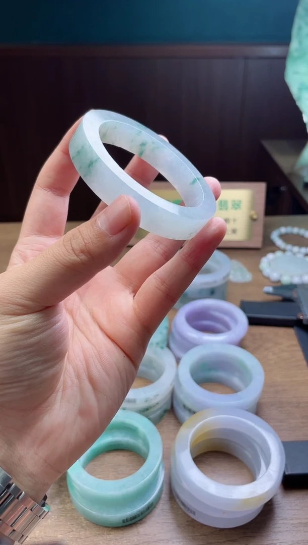 未镶嵌手镯定制翡翠꧁****꧂定制