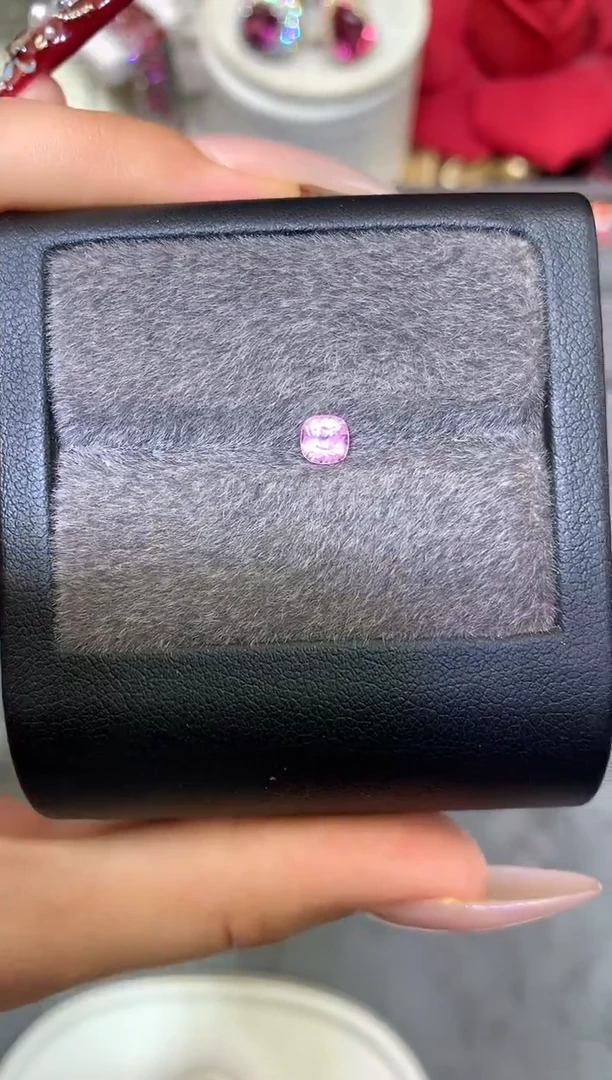 裸石尖晶石枕型 粉色调 0.54ct