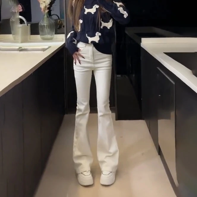 春季新款牛仔裤女2025年白色微喇显高修身高腰显瘦加长喇叭裤