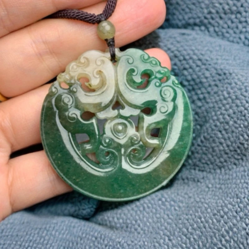 独山玉双龙护主玉石吊坠双面雕刻A811尺寸：49×49×6.8mm