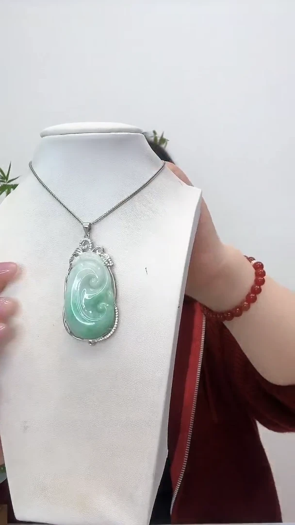 【闪购商品】翡翠吊坠(赠链)银S925镶嵌如意