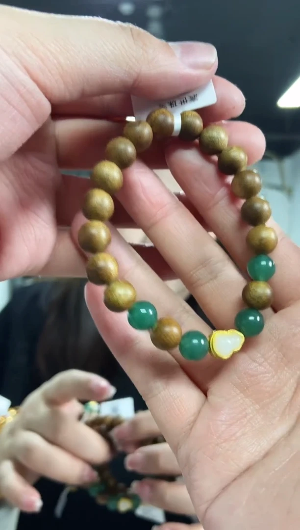 【闪购商品】翡翠手串未镶嵌多样性发其一颜色微差