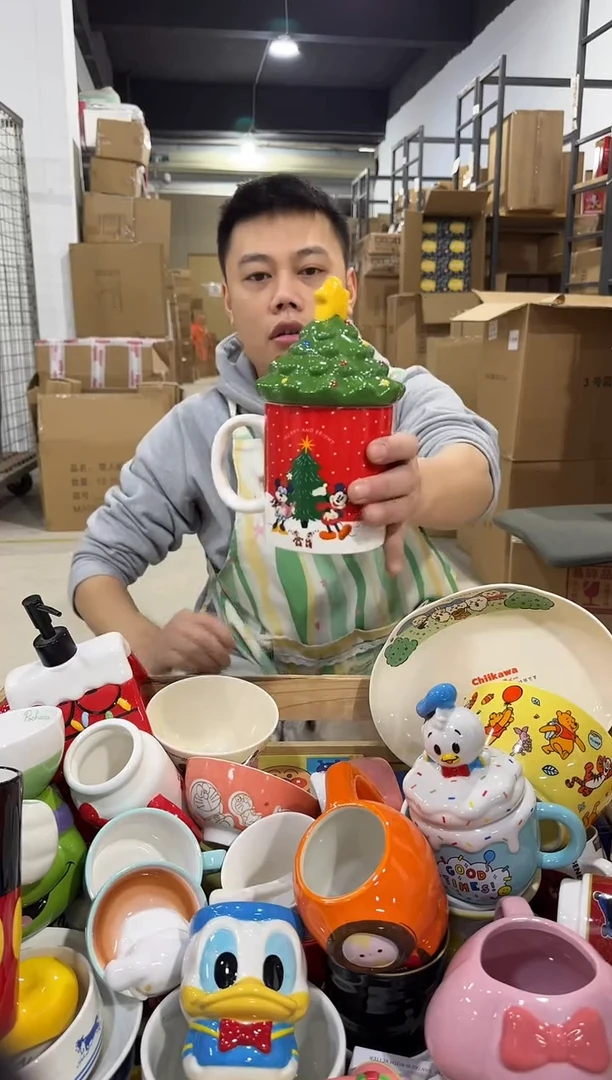 瓷片03款圣诞树米奇带盖杯