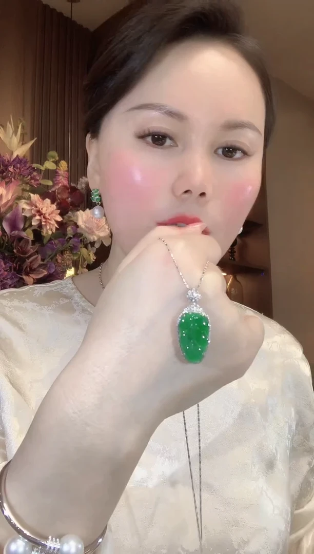 吊坠(不含链)18K金镶嵌翡翠A7