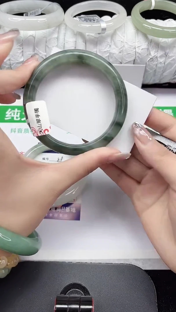 未镶嵌手镯石英质玉60-61/62