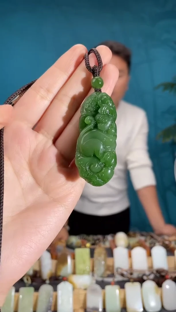 颈饰未镶嵌和田玉1