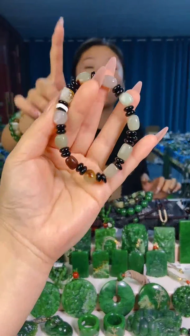 和田玉未镶嵌挂件1