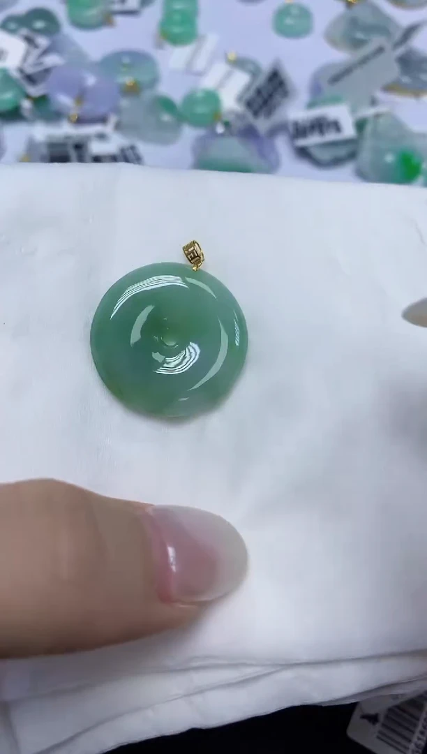 翡翠18K金镶嵌颈饰天然缅甸翡翠A货