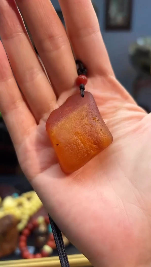 琥珀颈饰未镶嵌吊坠
