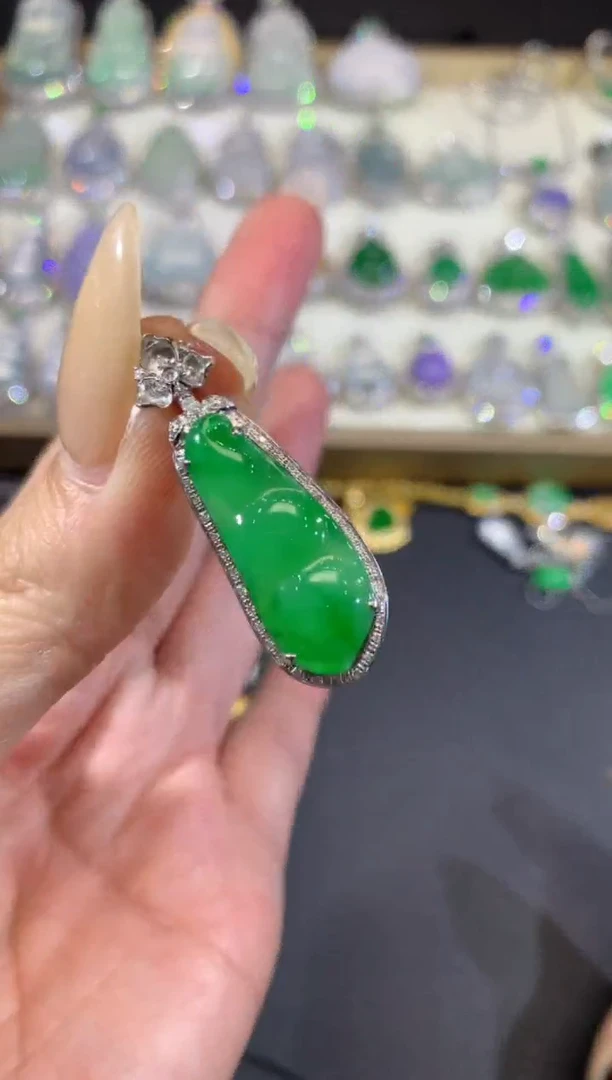 吊坠(不含链)18K金镶嵌翡翠29-豆子