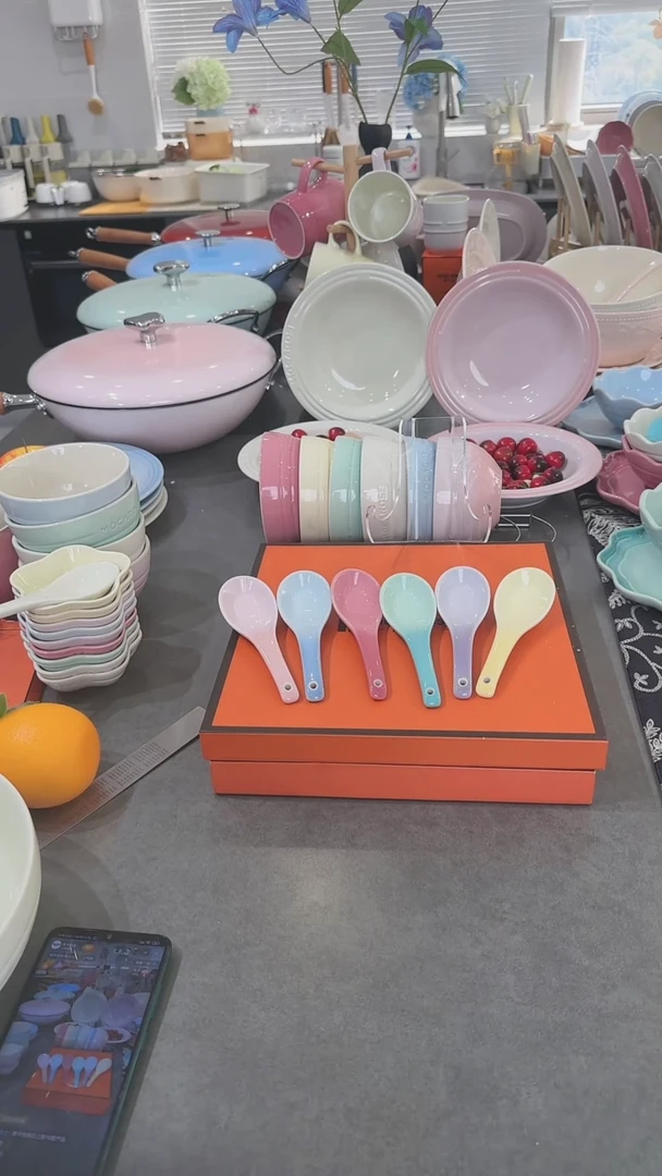 【闪购商品】瓷六色勺子