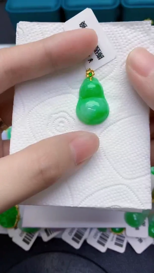 颈饰18K金镶嵌翡翠天然翡翠缅甸A货