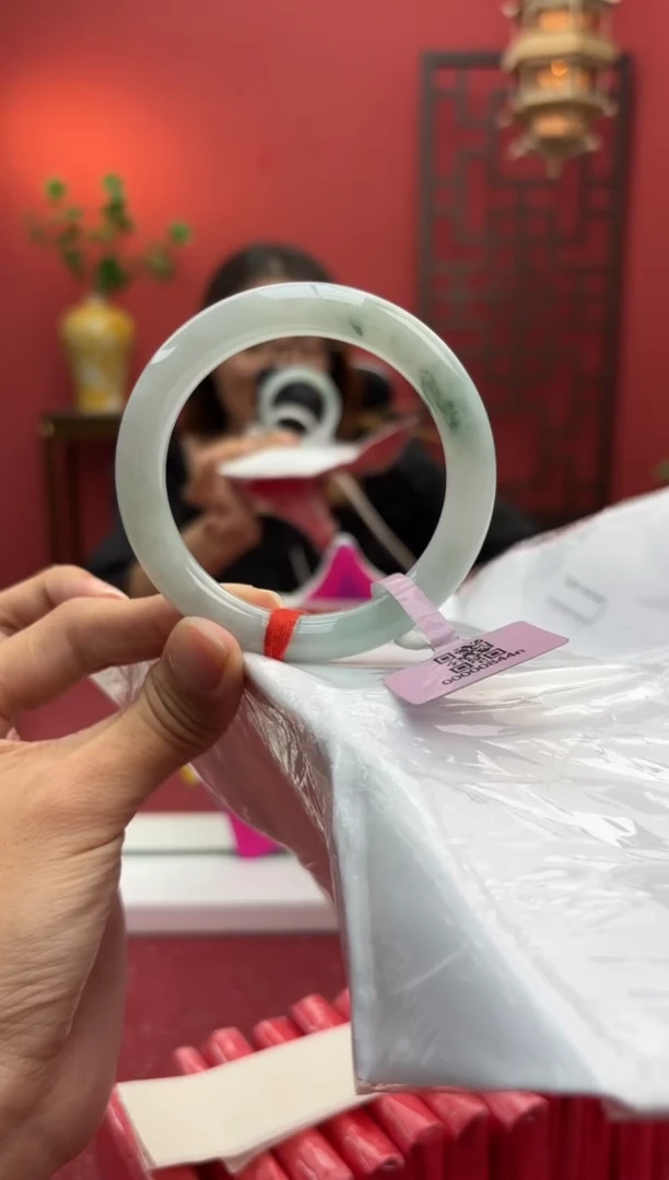 未镶嵌手镯（圆镯）翡翠翡翠手镯1