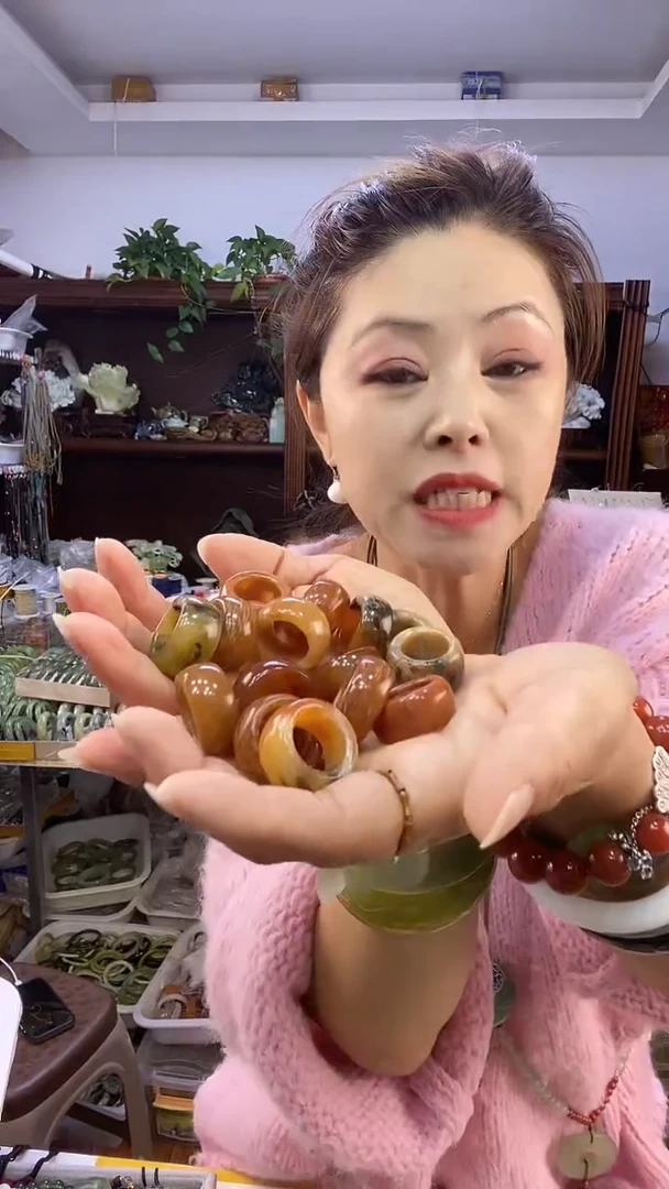 未镶嵌蛇纹石玉戒圈多样性发货其中之一瑕疵品