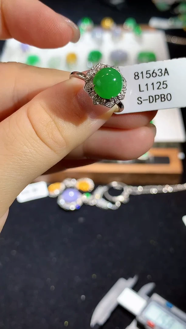 翡翠戒指18K金镶嵌L1125多样性发其一
