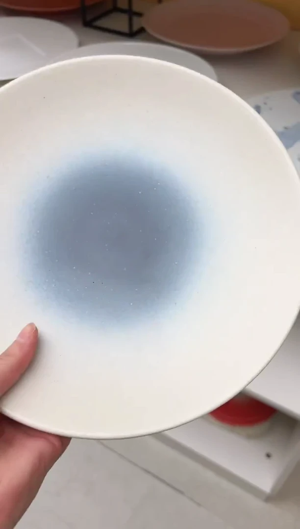 瓷青色白边盘好看