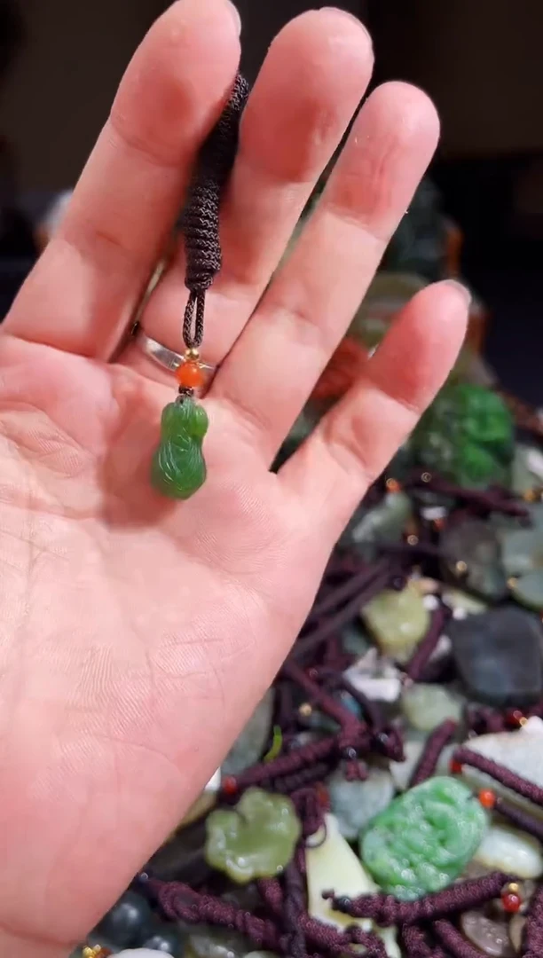 和田玉未镶嵌颈饰拍一发一