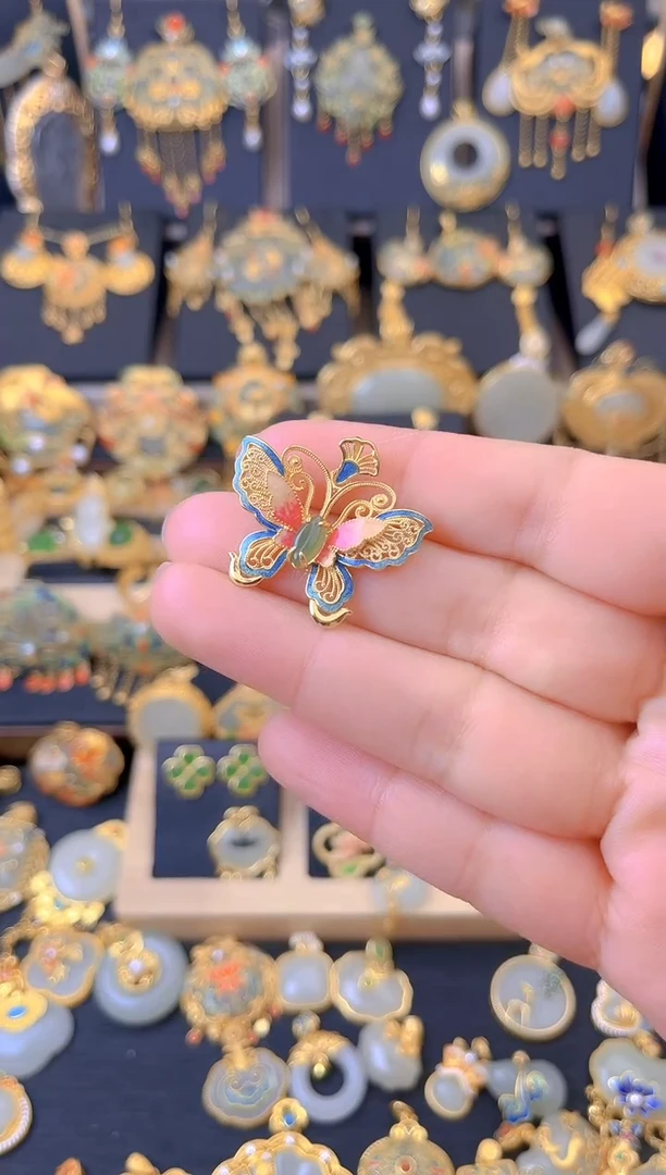 【闪购商品】和田玉吊坠银S925镀金镶嵌花丝镂空蝴蝶吊坠