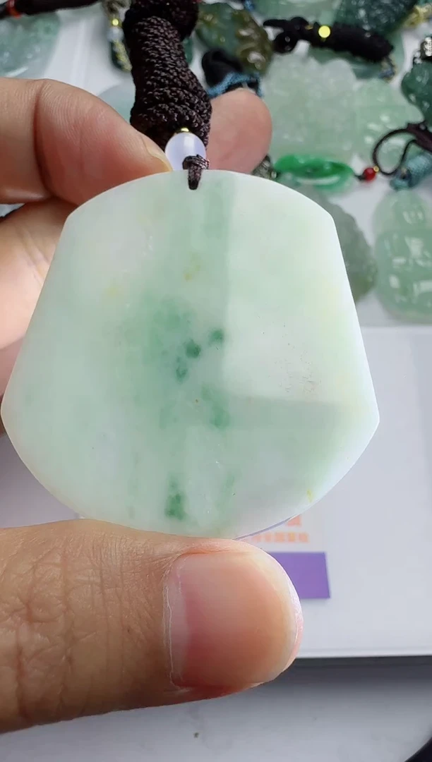 【闪购商品】翡翠颈饰未镶嵌多样性随机发其一