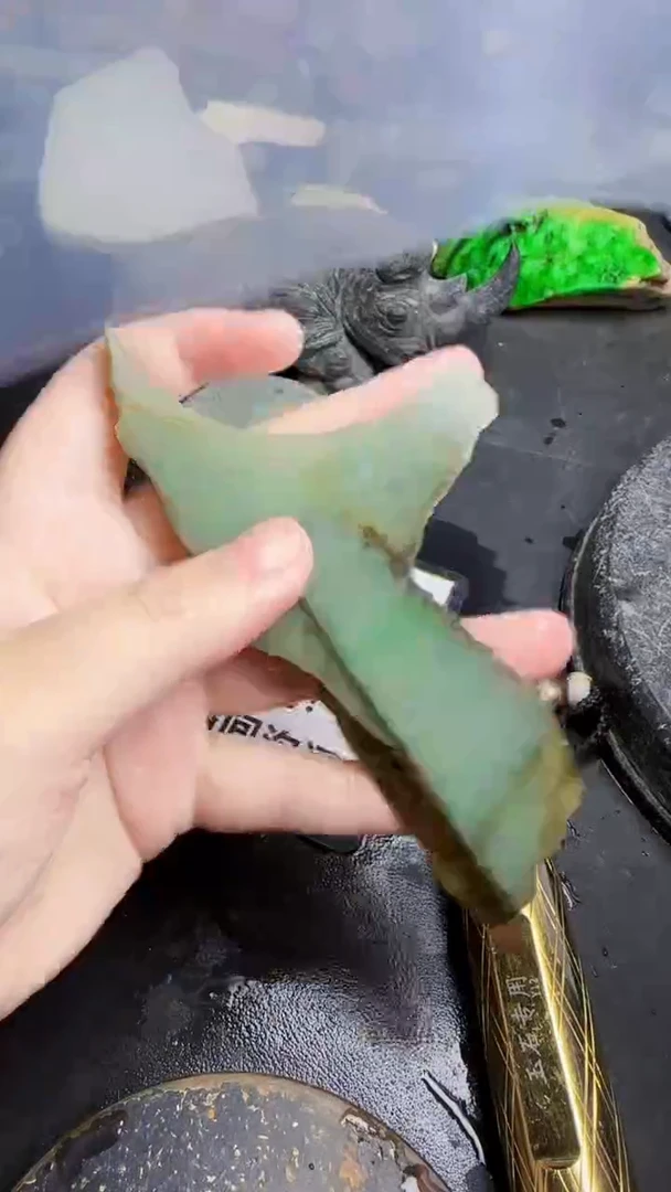 未镶嵌挂件翡翠猪*饭天然翡翠030