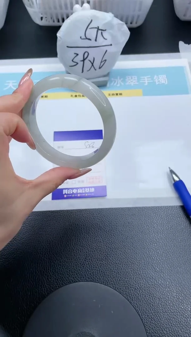 【闪购商品】石英质玉手镯未镶嵌18S28-53