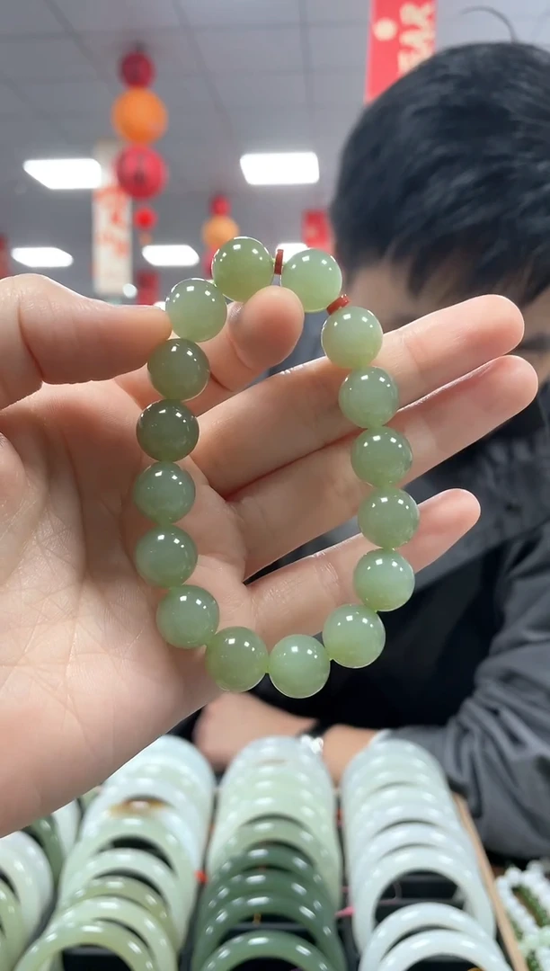 【闪购商品】和田玉手链未镶嵌湖水冻葡萄肉卡12手串一条