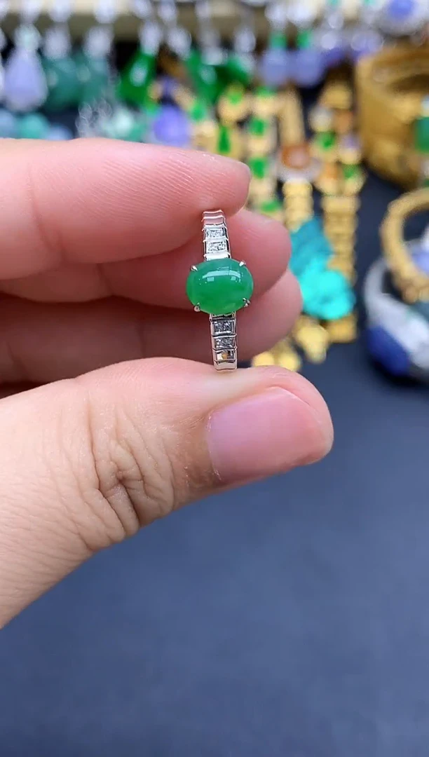 18K金镶嵌戒指翡翠521-中国好珍宝