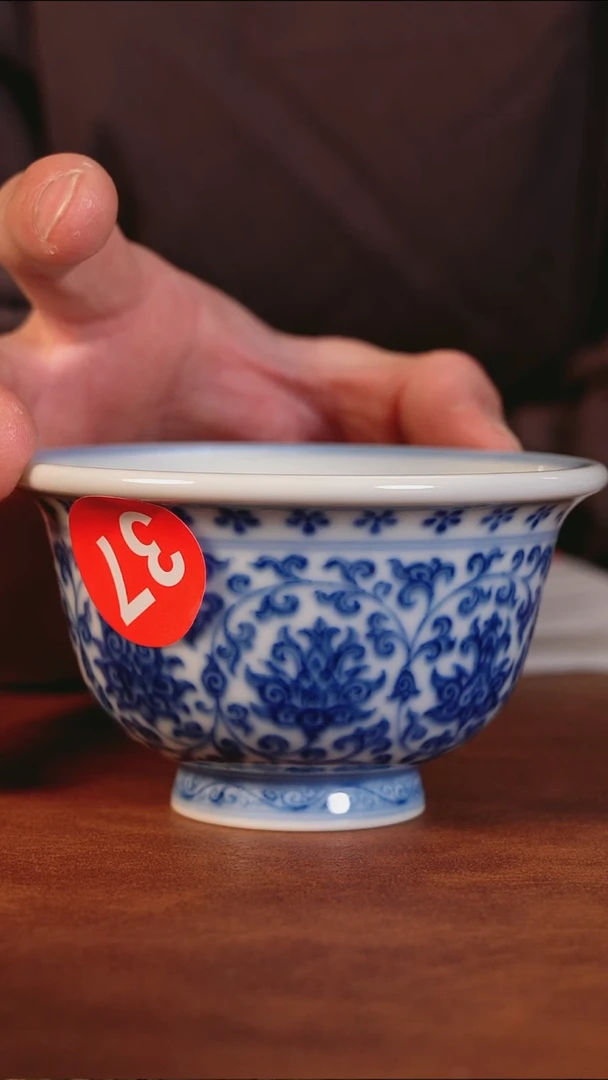 ?*天景德镇纯手工手绘缠枝莲压手
