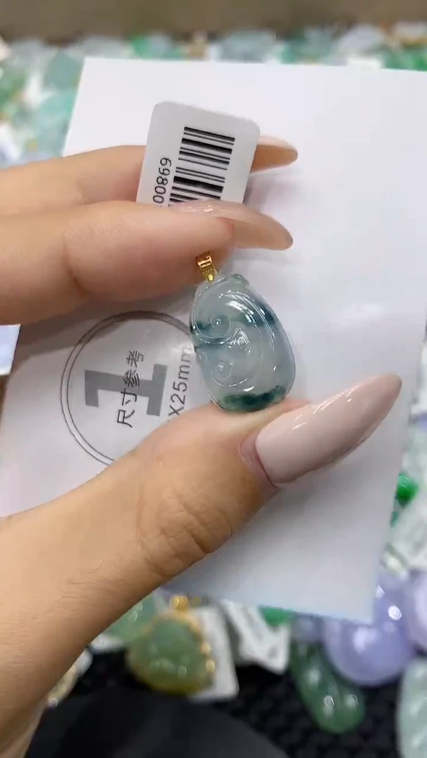 颈饰18K金镶嵌翡翠111111111111