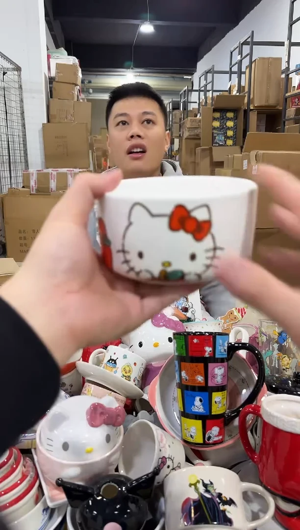 瓷片白色kt猫碗  没有底标