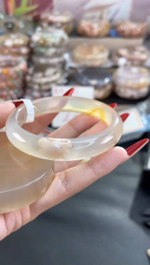 未镶嵌手镯石英质玉58