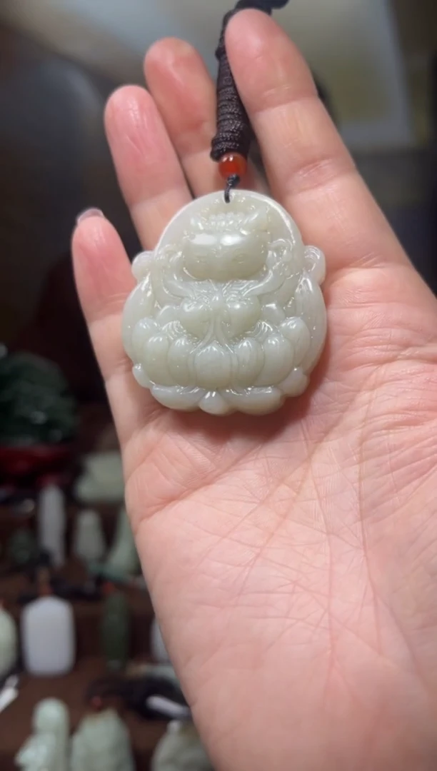 颈饰未镶嵌和田玉`