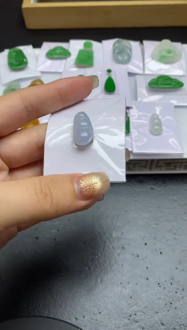 【闪购商品】定制翡翠未镶嵌翡翠毛货~