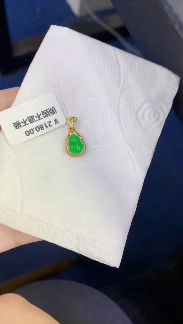 颈饰未镶嵌翡翠缅甸天然翡翠A货