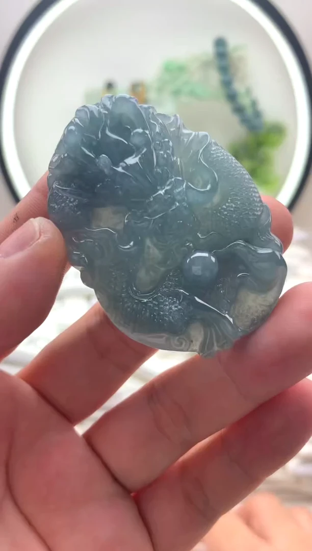 颈饰未镶嵌翡翠龙牌