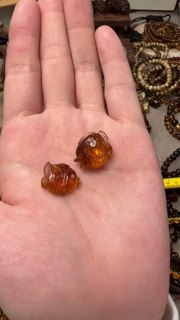 【闪购商品】琥珀手串未镶嵌福利款小鱼