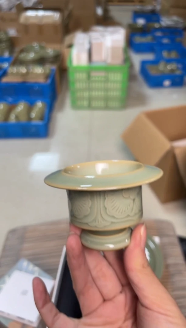 陶瓷纯手工天青色宝象牡丹纹行炉