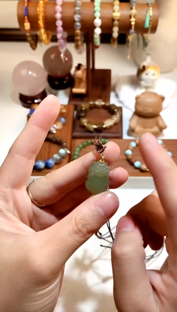 毛衣链未镶嵌和田玉貔貅毛衣链多样性发一