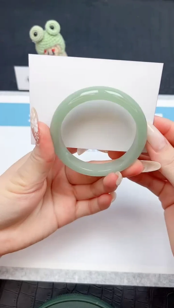 【闪购商品】石英质玉手镯未镶嵌25-54.2