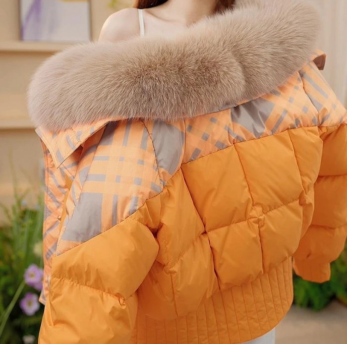 冬季新款2025年时尚拼接印花保暖大毛领羽绒服