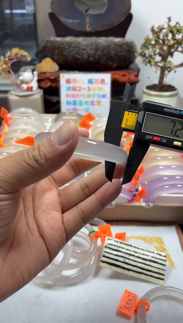 手镯玛瑙/玉髓未镶嵌天然玛瑙手镯带证书，基地发货，完美主义勿拍