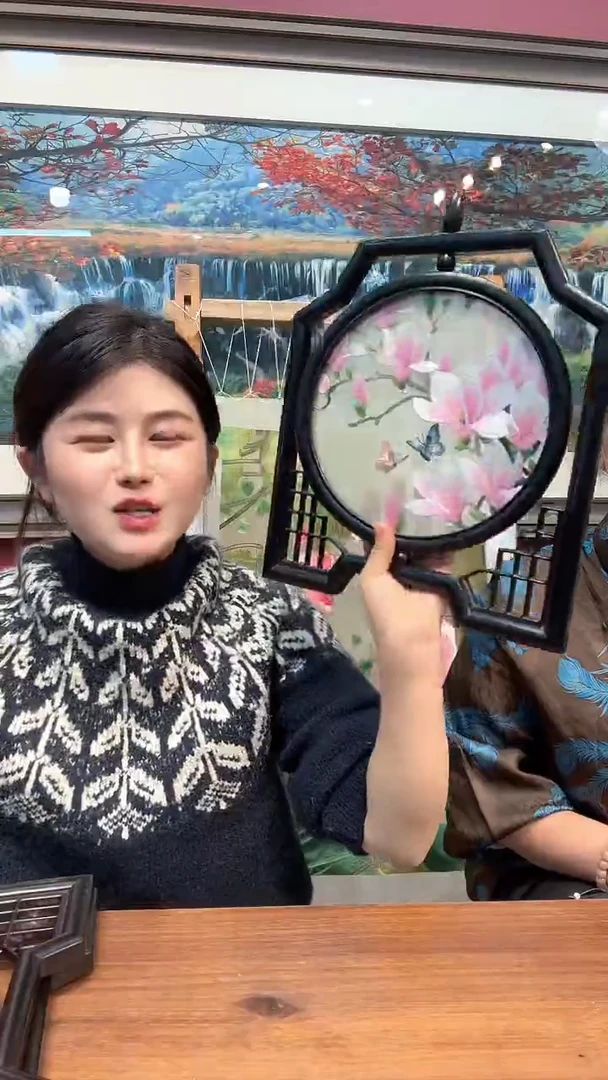 竖款非遗苏绣手工刺绣摆台