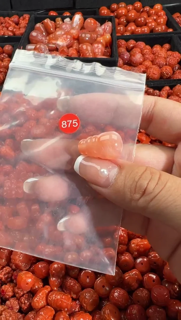 颈饰未镶嵌南红玛瑙1