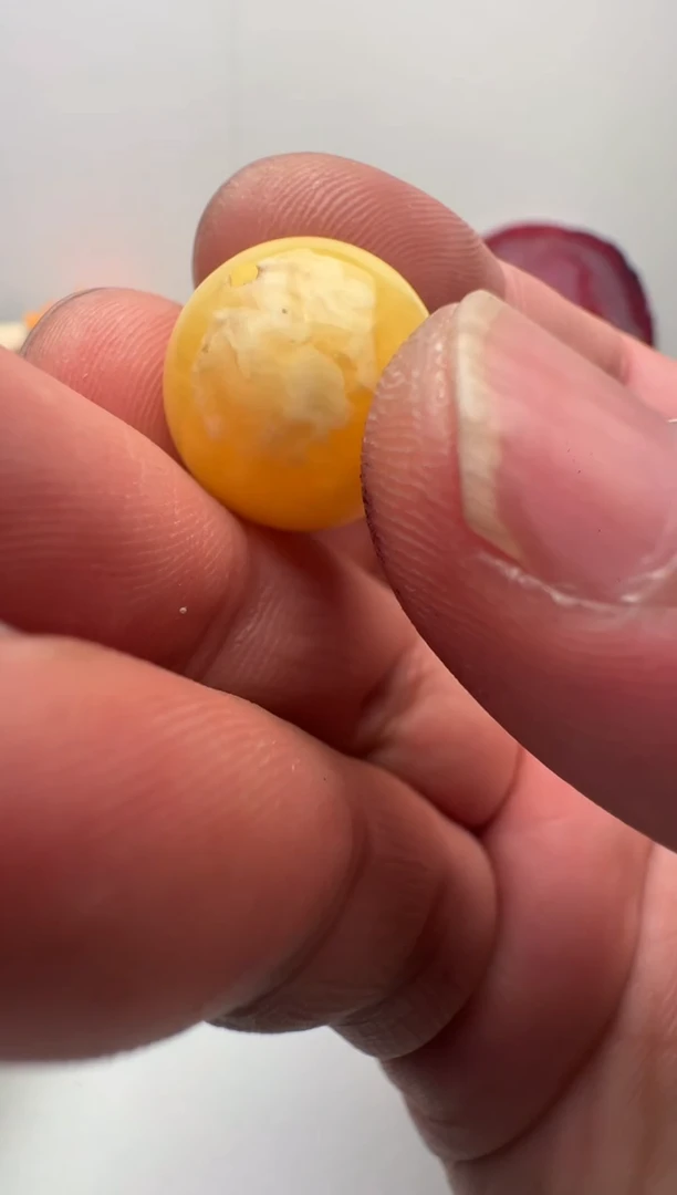 琥珀颈饰未镶嵌蜜蜡球子