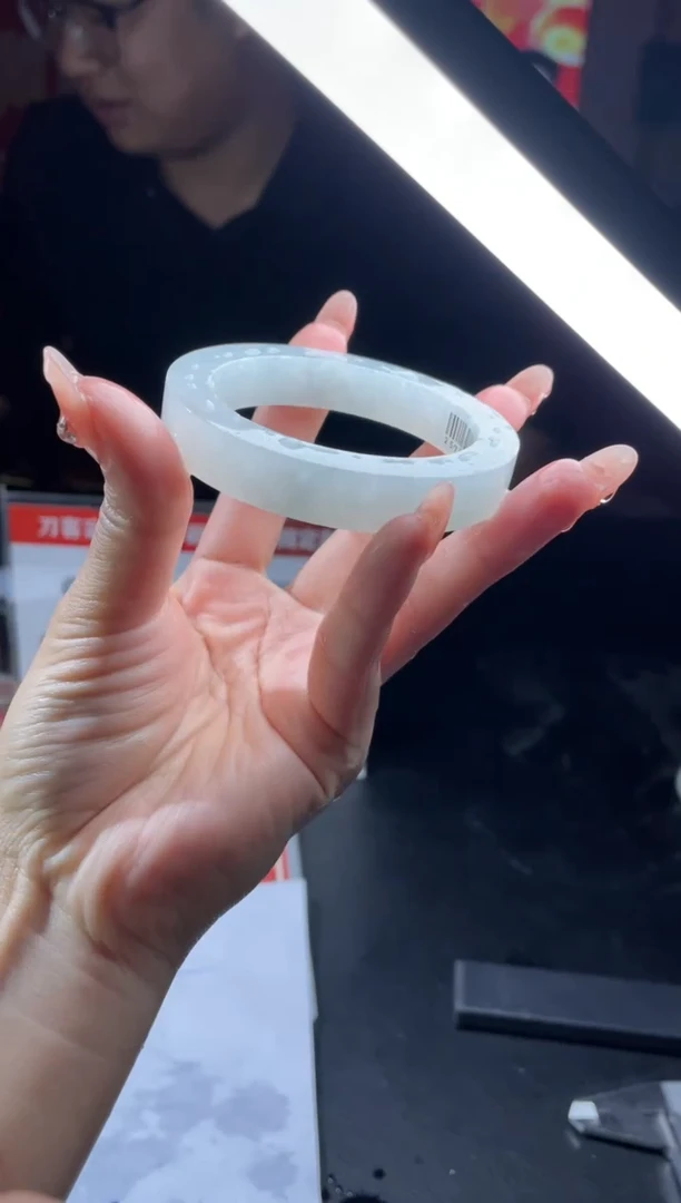 【闪购商品】定制翡翠手镯未镶嵌手镯DDH/发一件